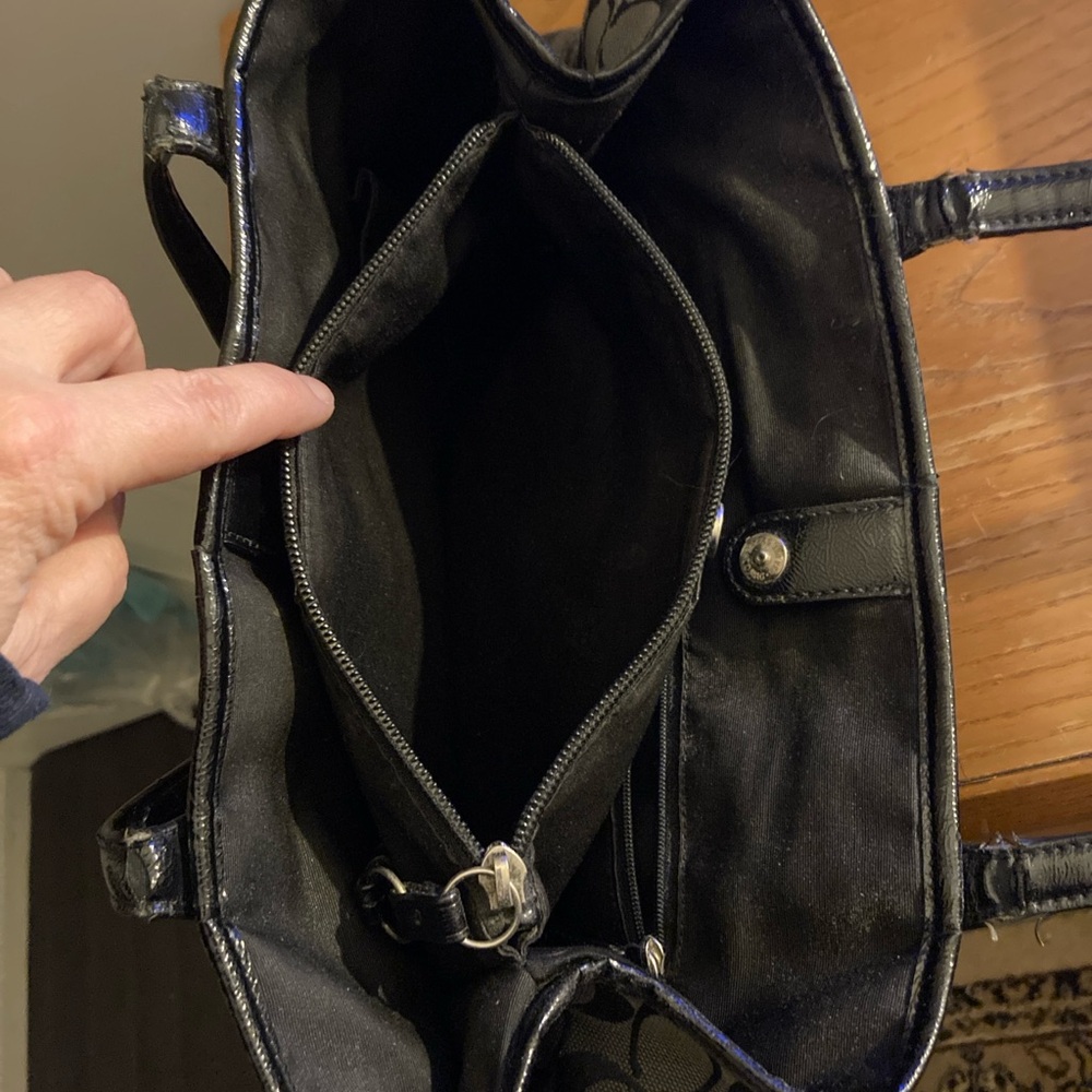 Coach Signature Canvas Tote pocketbook - Picture 15 of 15